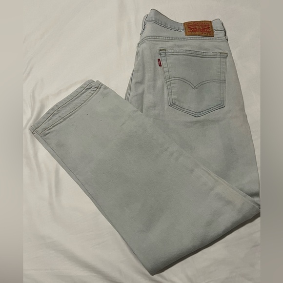 Levi’s Light Wash Men's Jeans - Picture 4 of 6